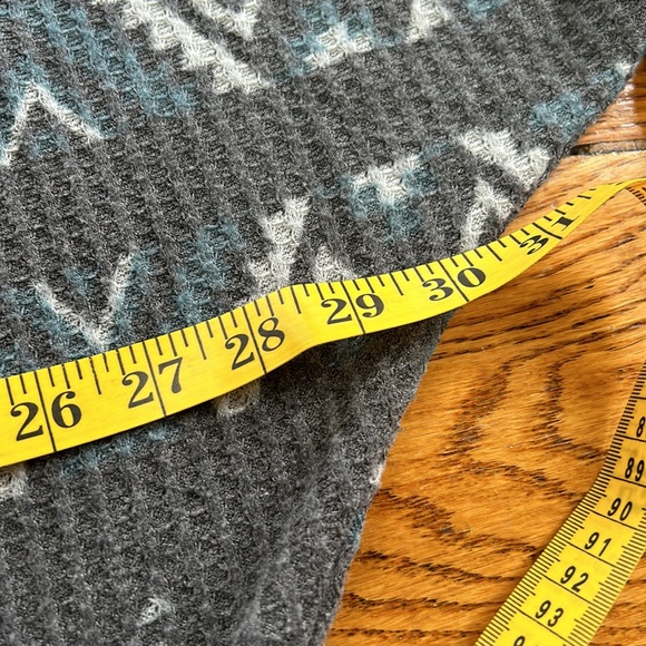 LulaRoe Aztec print top.  Waffle knit fabric. Good condition. Size Large. - Picture 7 of 11